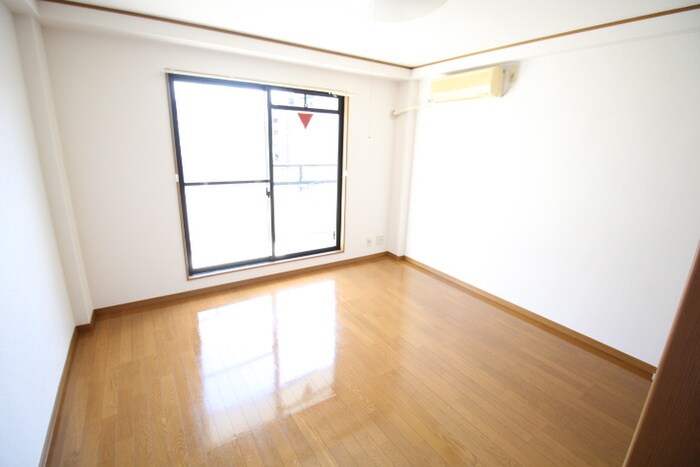 物件内観写真11　(室内からの展望)