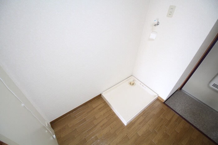 物件内観写真15　(洗濯機置場)