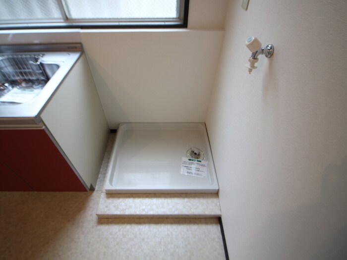 物件内観写真11　(洗濯機置場)