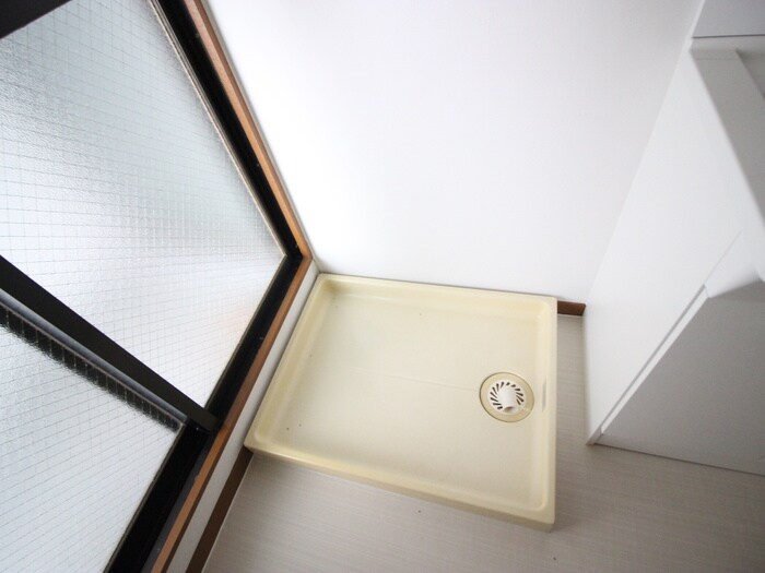 物件内観写真13　(洗濯機置場)