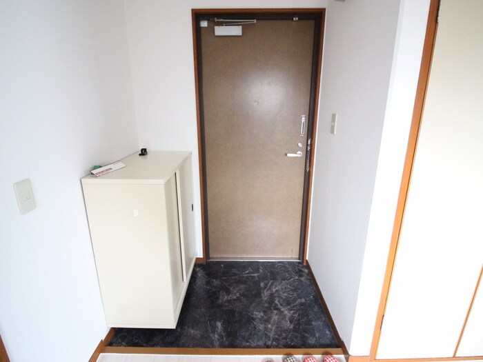 物件内観写真18　(玄関)