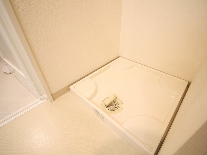 物件内観写真10　(洗濯機置場)