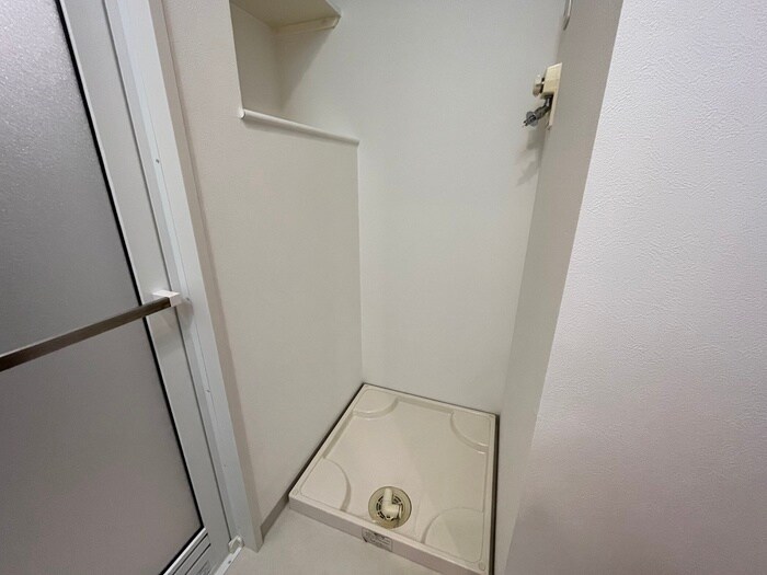 物件内観写真10　(洗濯機置場)