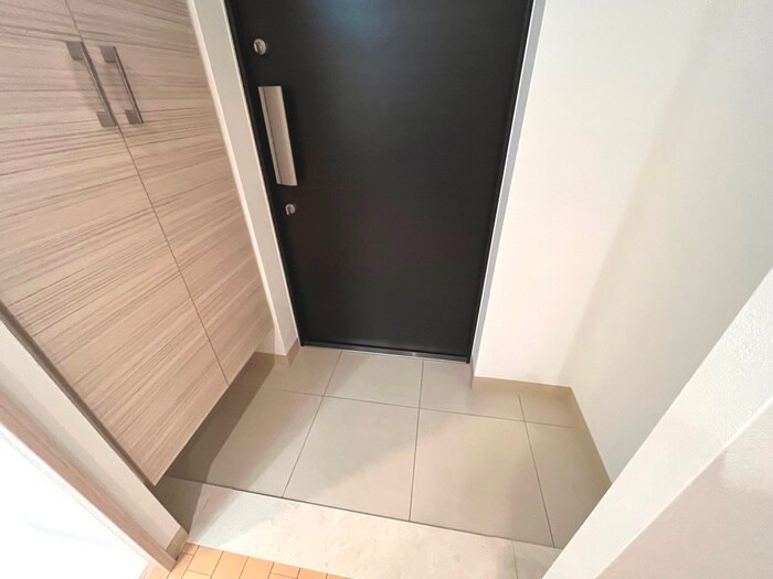 物件内観写真16　(玄関)