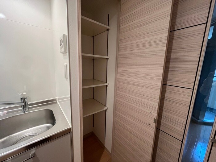 物件内観写真22　(収納)