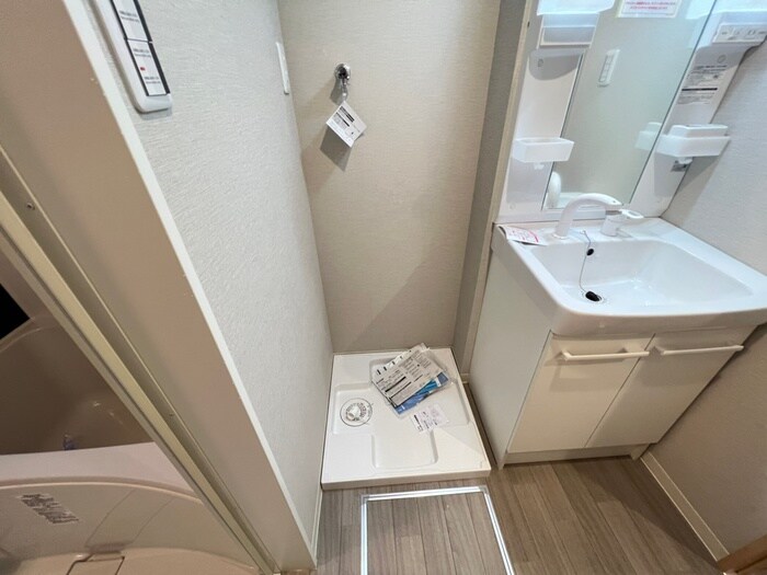 物件内観写真16　(洗濯機置場)