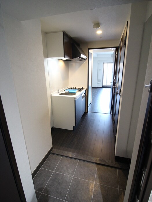 物件内観写真7　(玄関)