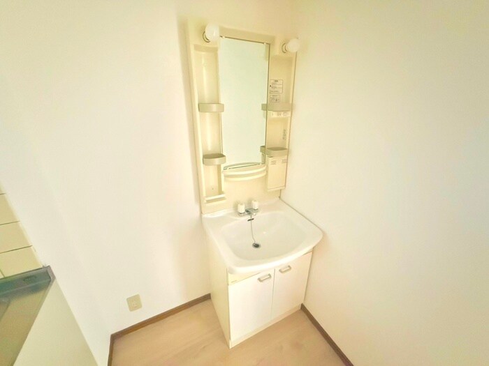 物件内観写真8　(洗面)