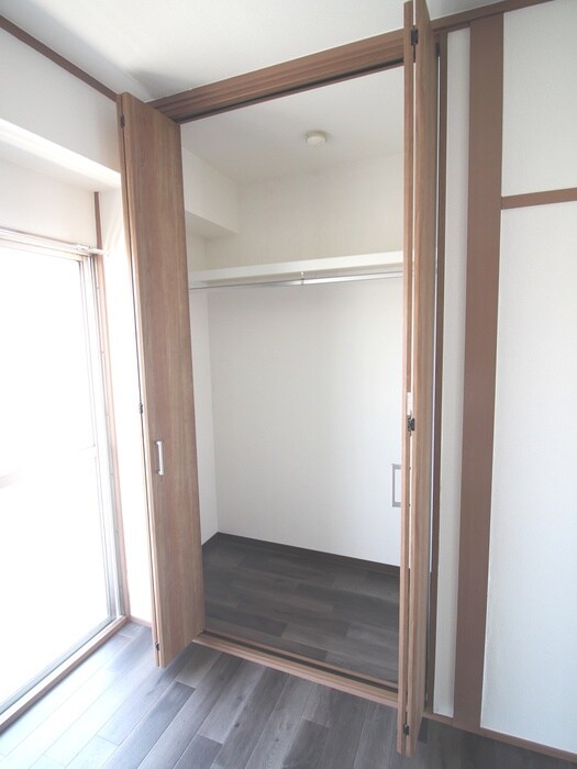 物件内観写真12　(収納)