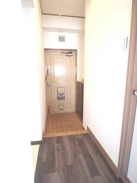 物件内観写真17　(玄関)