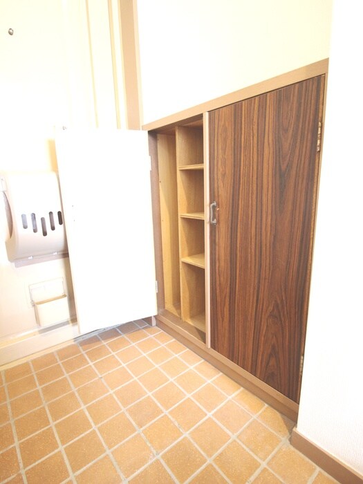 物件内観写真18　(靴箱)