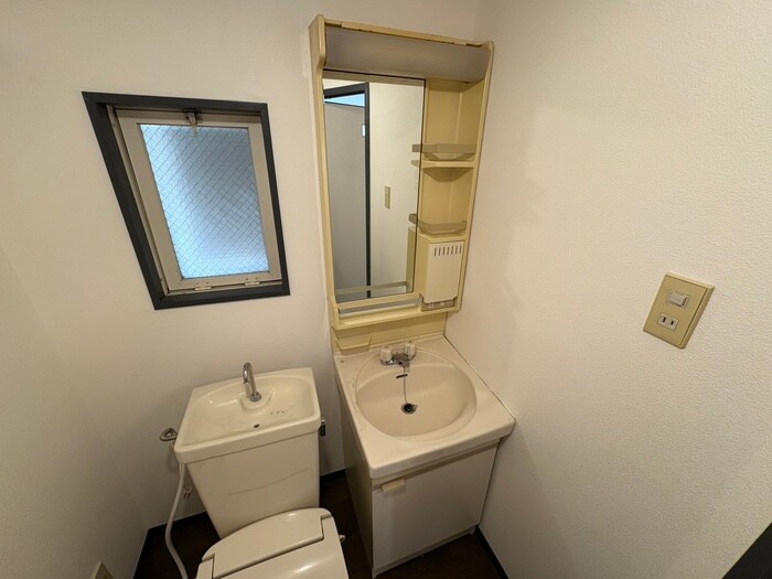 物件内観写真12　(洗面)