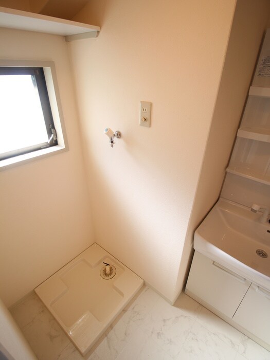 物件内観写真17　(洗濯機置場)