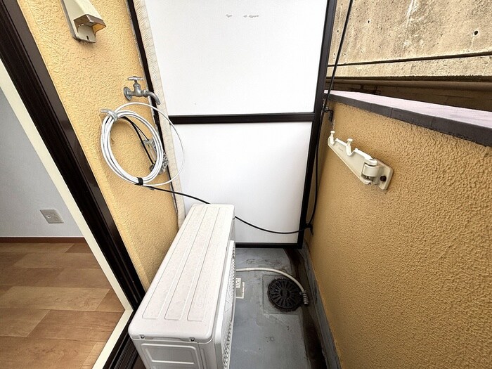 物件内観写真11　(洗濯機置場)