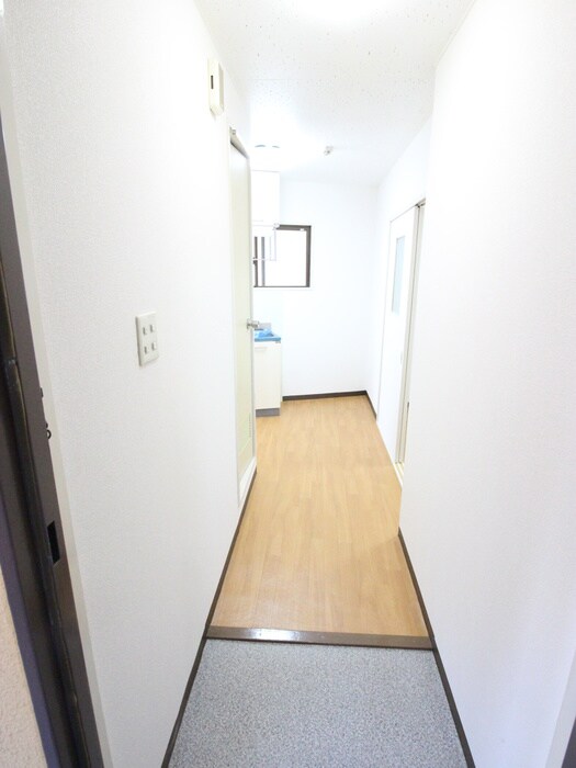物件内観写真17　(玄関)