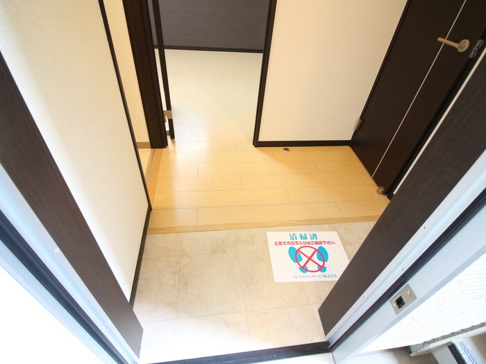 物件内観写真15　(玄関)