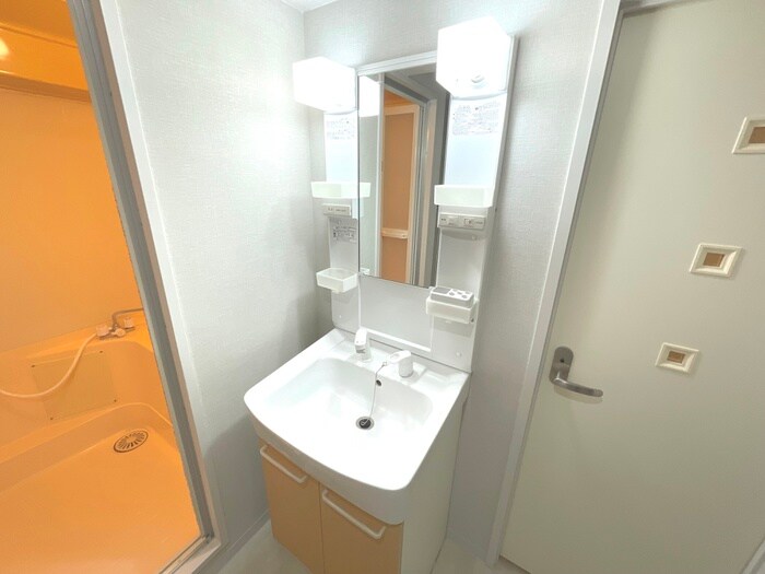 物件内観写真8　(洗面)