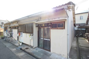 裏部平家外観写真