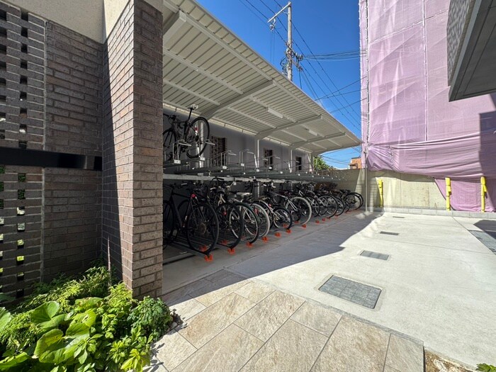 物件外観写真3　(駐輪場)