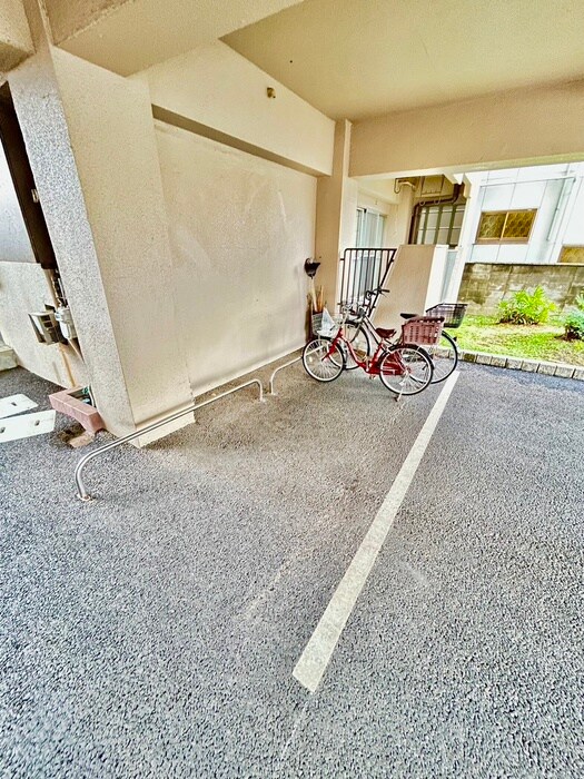 物件外観写真5　(駐輪場)