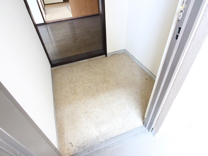 物件内観写真14　(玄関)