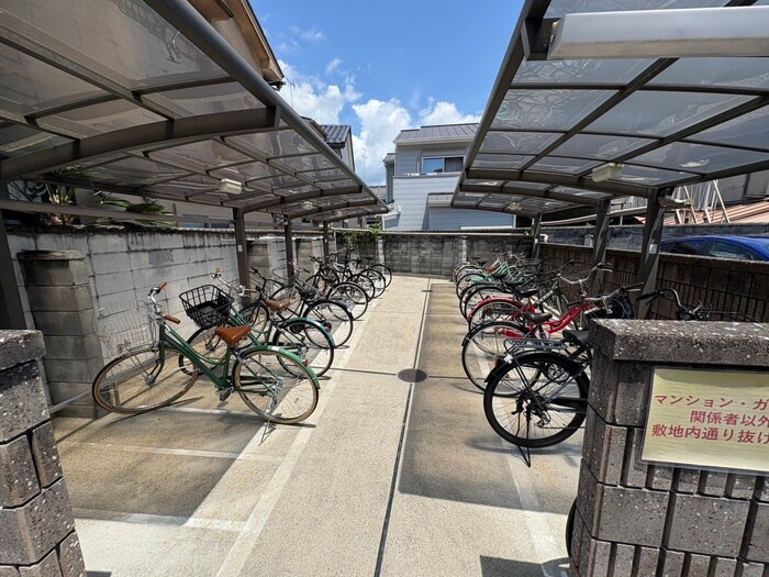 物件外観写真5　(駐輪場)