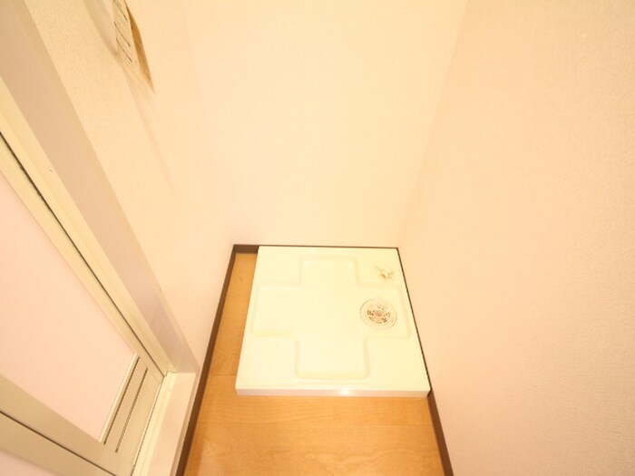 物件内観写真12　(洗濯機置場)