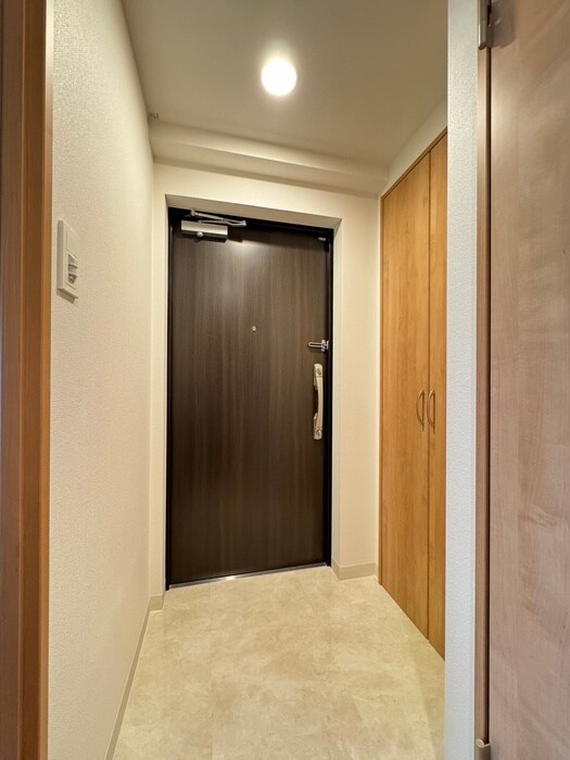 物件内観写真12　(玄関)