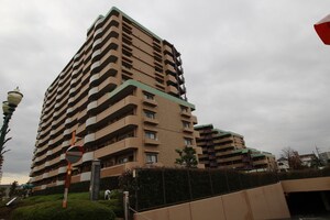 ﾛｲﾔﾙｼｬﾄｰねやがわｵｰｸﾋﾞﾙ(302)外観写真