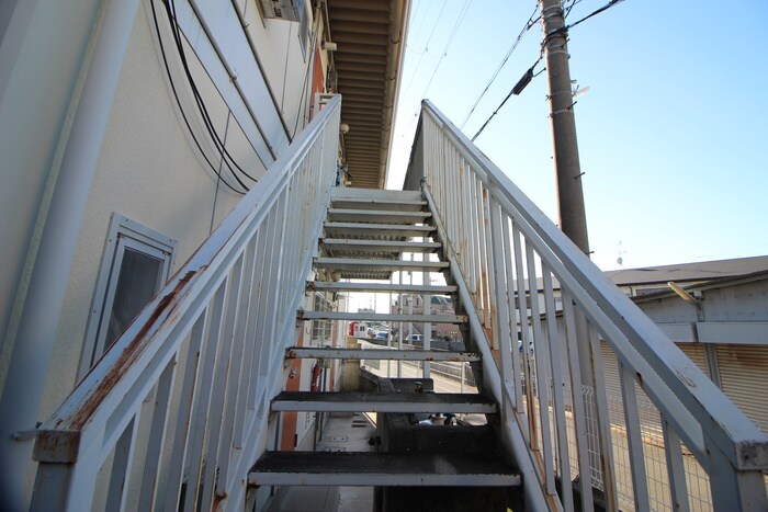 物件外観写真3　(エントランス部分)