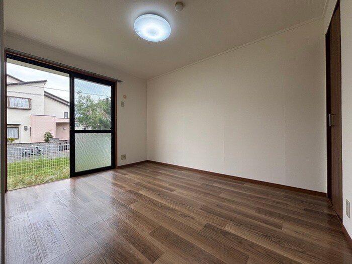 物件内観写真9　(居室)