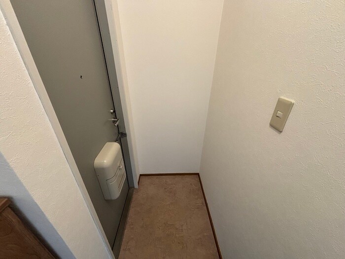 物件内観写真11　(玄関)