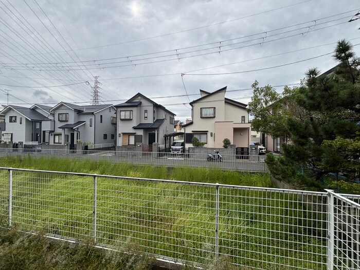 物件内観写真19　(室内からの展望)