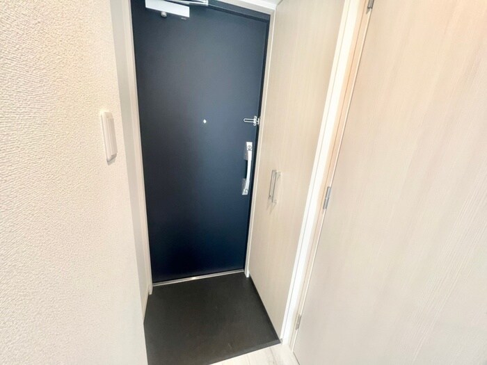 物件内観写真17　(玄関)