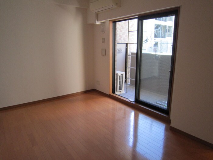 物件内観写真3　(居室)