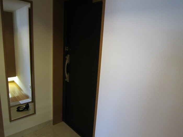 物件内観写真12　(玄関)