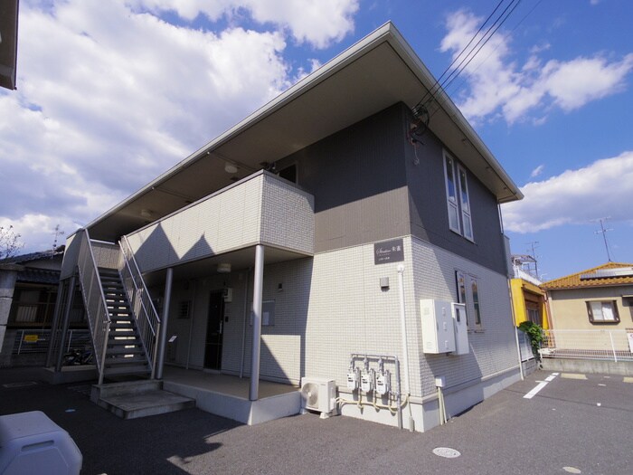 物件外観写真2　(エントランス部分)