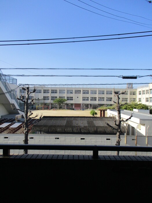 物件内観写真14　(室内からの展望)