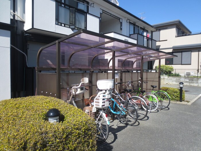 物件外観写真4　(駐輪場)