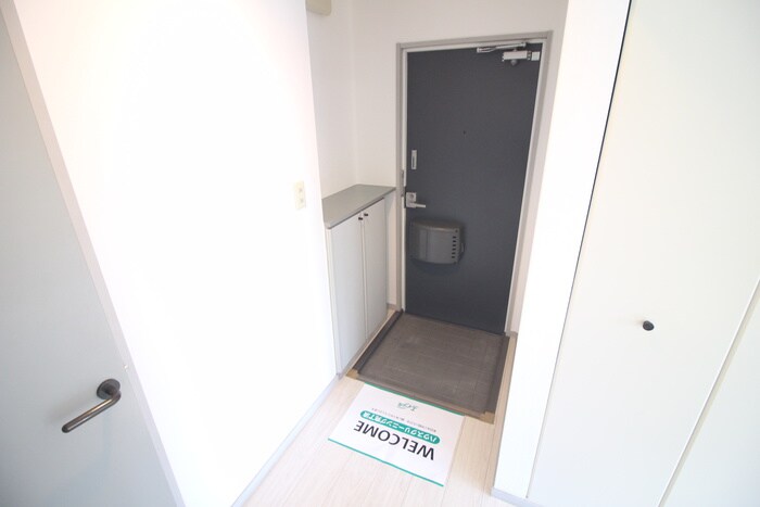 物件内観写真18　(玄関)