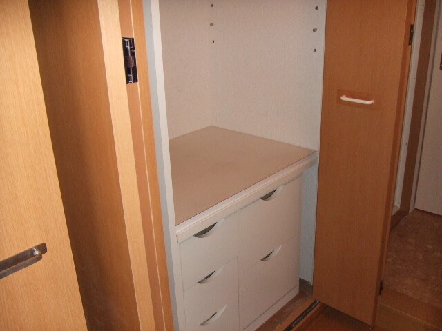 物件内観写真12　(収納)