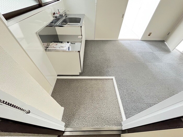 物件内観写真14　(玄関)