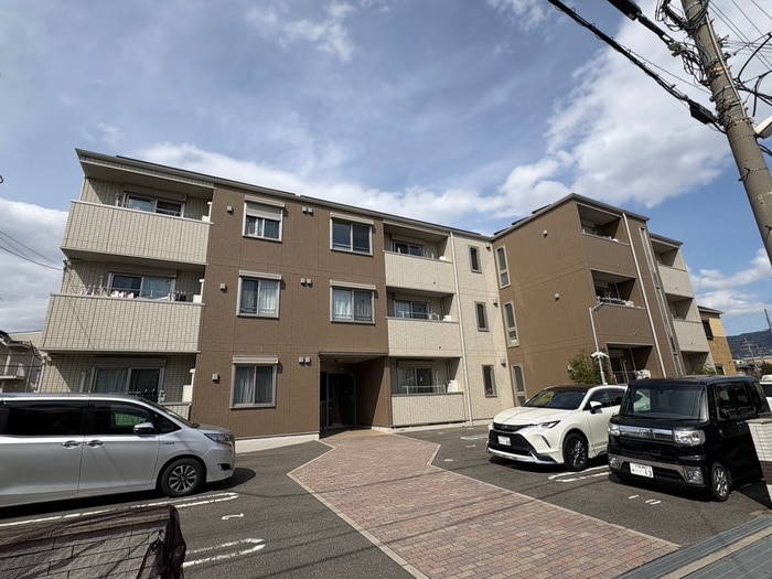 インペリアル田邊の物件外観写真