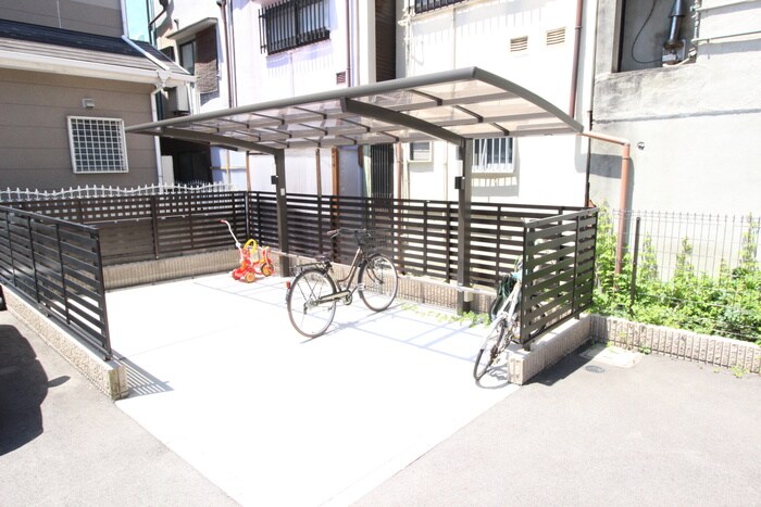 物件外観写真5　(駐輪場)