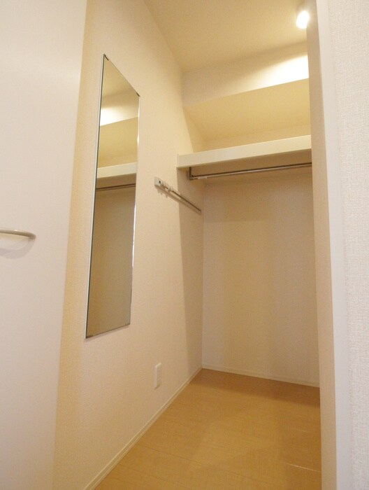 物件内観写真12　(収納)