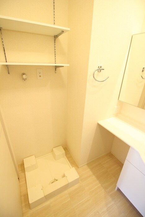 物件内観写真15　(洗濯機置場)