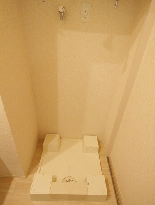 物件内観写真15　(洗濯機置場)