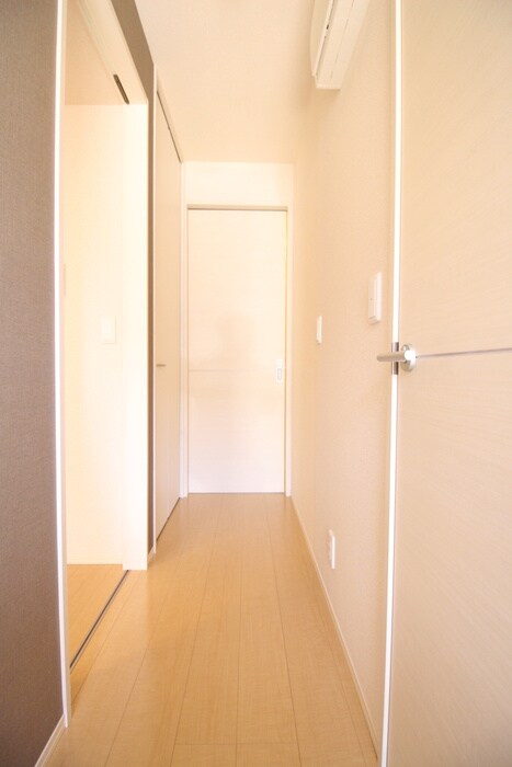 物件内観写真20　(廊下)