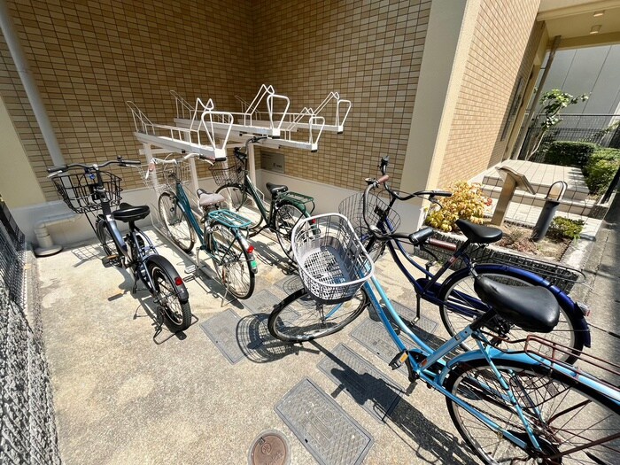 物件外観写真3　(駐輪場)