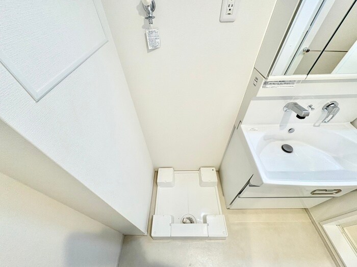 物件内観写真12　(洗濯機置場)